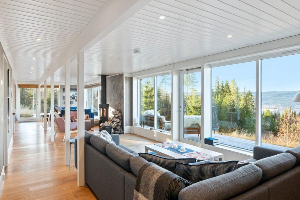 Tones Cabin · Mjøsa-utsikt · Badstu · 5 soverom · 30 min OSL Cabin in Viken, Norway