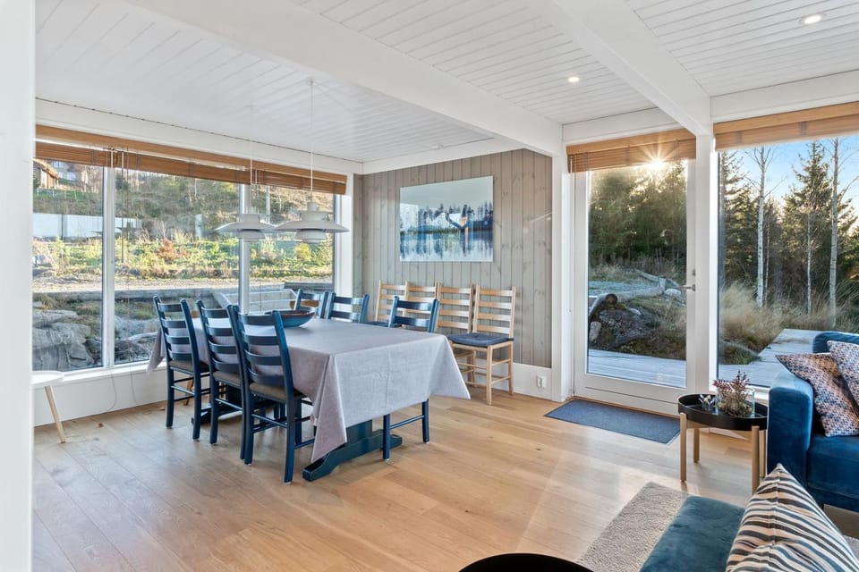 Tones Cabin · Mjøsa-utsikt · Badstu · 5 soverom · 30 min OSL Cabin in Viken, Norway