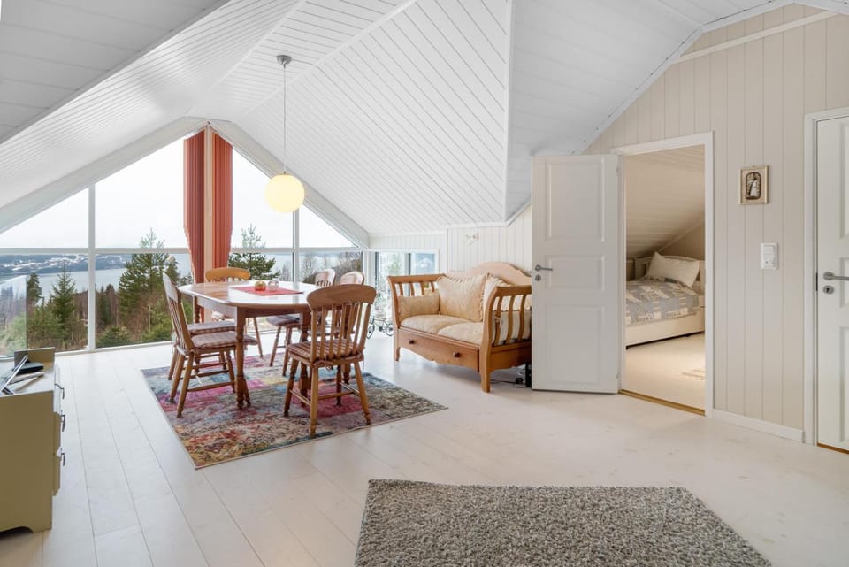 Fallhøgda · Panoramautsikt · Peis · 30 min OSL Bed and Breakfast in Viken, Norway