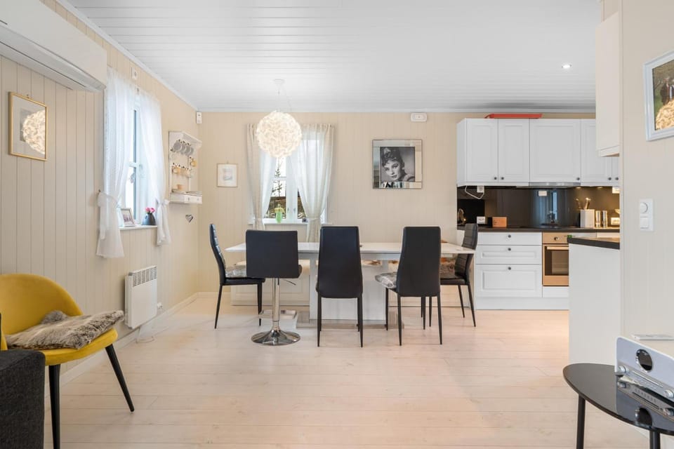 Fallhøgda · Panoramautsikt · Peis · 30 min OSL Bed and Breakfast in Viken, Norway