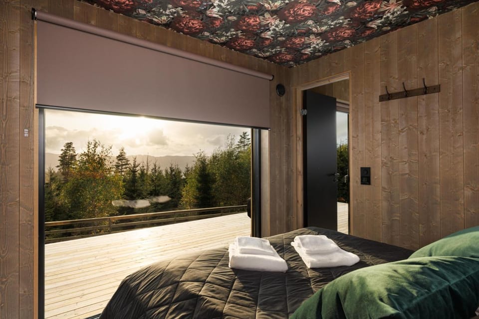 Sansa Lodge · Jacuzzi · Dyrevennlig · 30 min OSL Bed and Breakfast in Viken, Norway