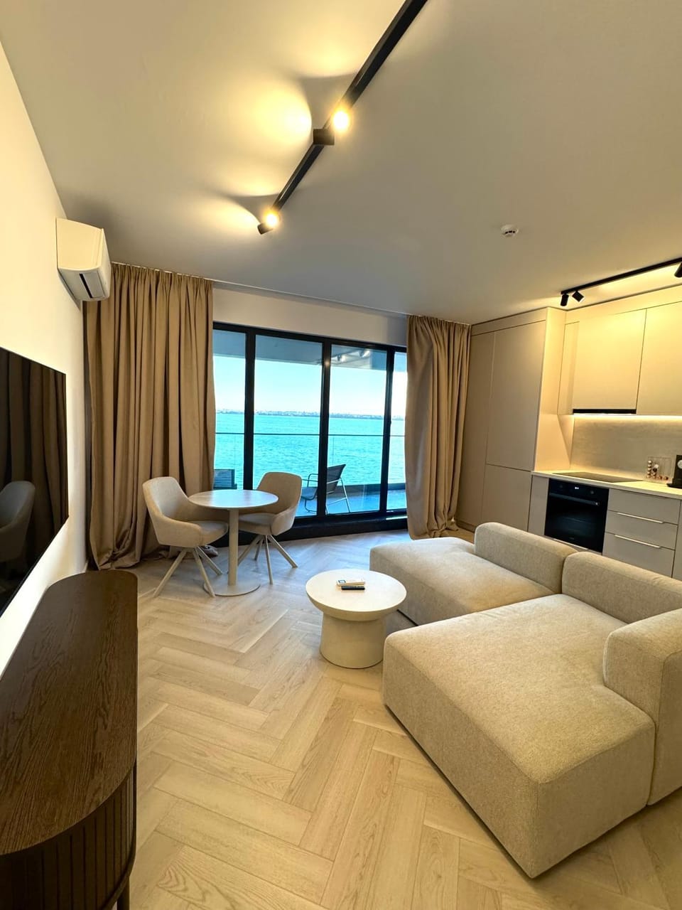 Kitchen or kitchenette, Living room, Seating area