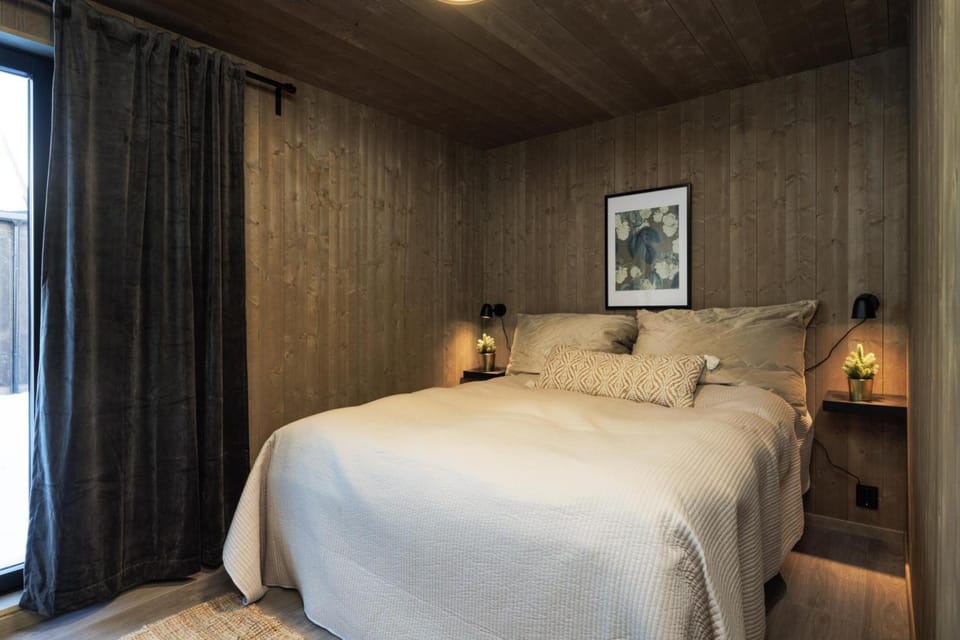 Troll 2 · Jacuzzi · 4 soverom · 30 min OSL Bed and Breakfast in Viken, Norway