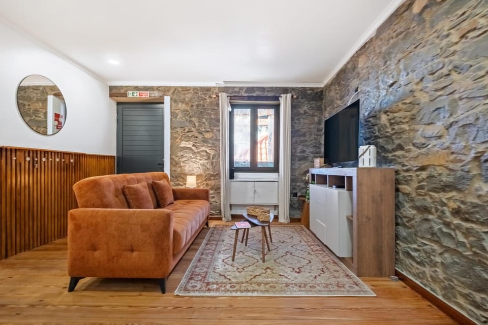 Communal lounge/ TV room, Living room