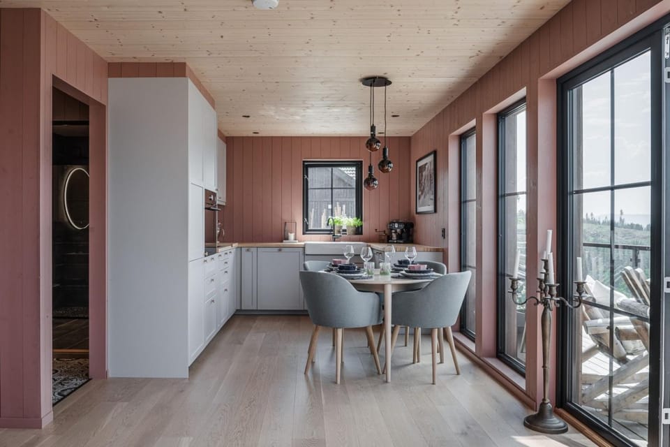 Villa Mia · Barnevennlig · Mjøsa-utsikt · 30 min OSL Bed and Breakfast in Viken, Norway