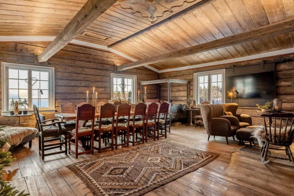 Østerdalsstua fra 1700 tallet· · Sauna · 9 soverom · 30 min OSL Bed and Breakfast in Viken, Norway