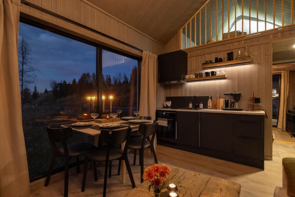 Fugleredet 1 · Vinner-hytten · Mjøsa-utsikt · 30 min OSL Bed and Breakfast in Viken, Norway
