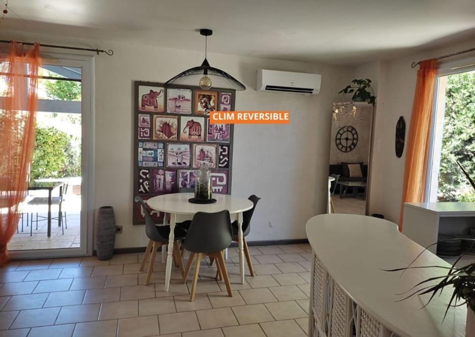 Maison Luxe 6 personnes -Oasis village, Résidence de loisirs 5 étoiles avec piscines, toboggans - 70 euros par famille et par semaine Campground/ 
RV Resort in Roquebrune-sur-Argens