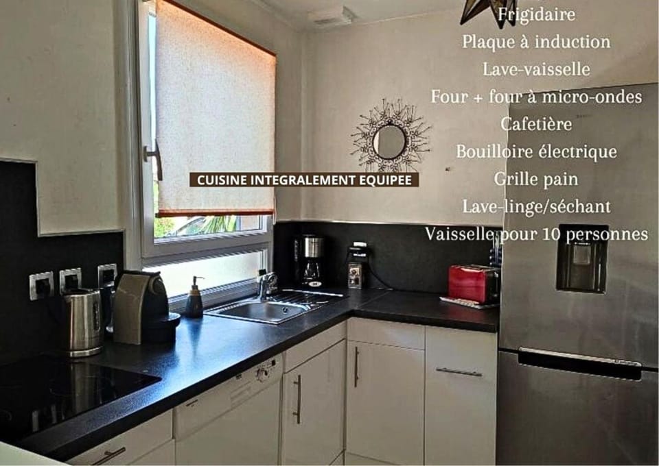 Coffee/tea facilities, Kitchen or kitchenette, dishwasher, stove, toaster