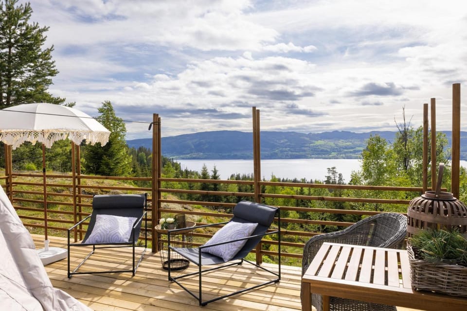 Telt 2: Nattskyen · Glamping · Mjøsa-utsikt · 30 min OSL Chalet in Viken, Norway