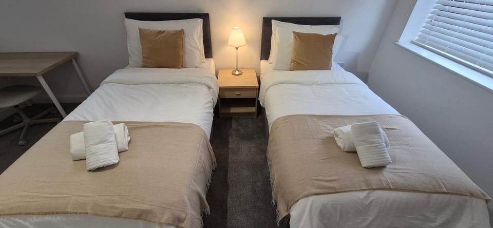 Bed, Photo of the whole room, towels