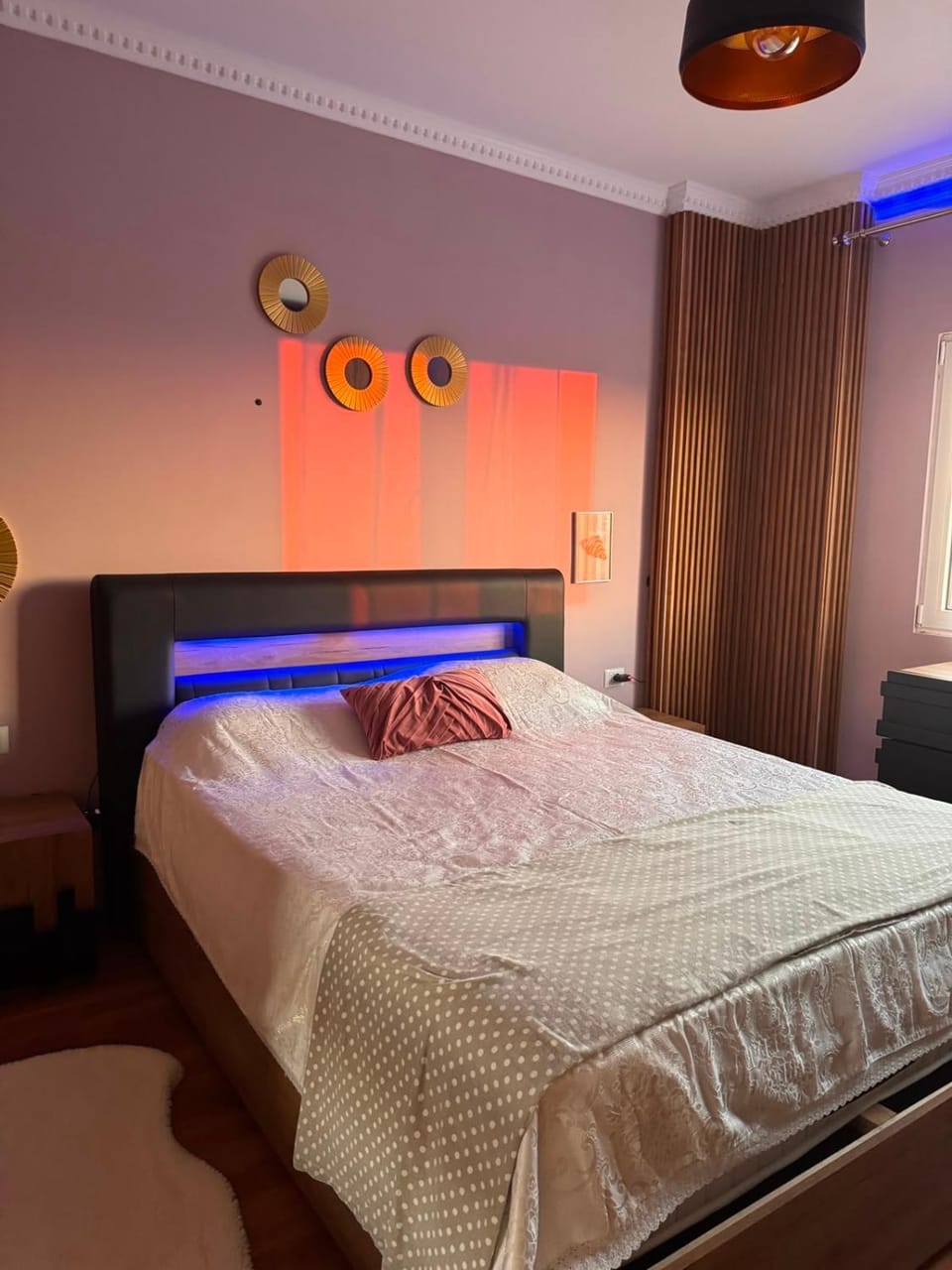 Luxury apartment with a swimming pool Apartment in Tirana