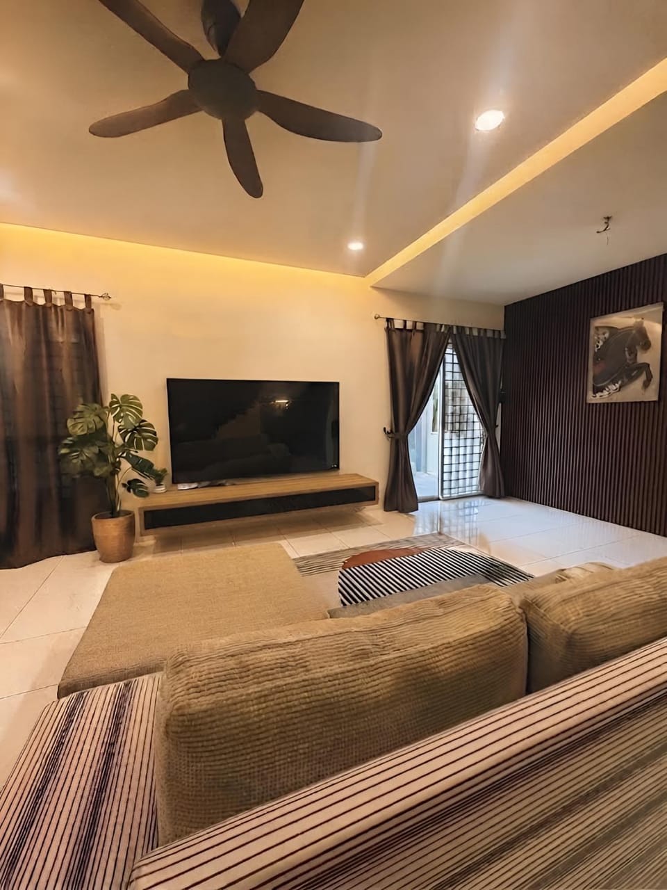 Communal lounge/ TV room, TV and multimedia, Living room, Seating area