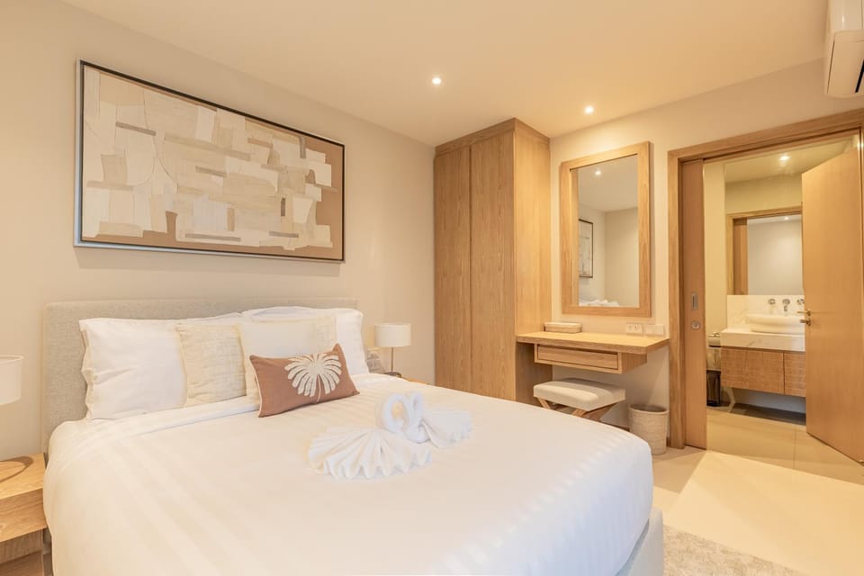 Bed, Bathroom, Photo of the whole room, Bedroom, towels