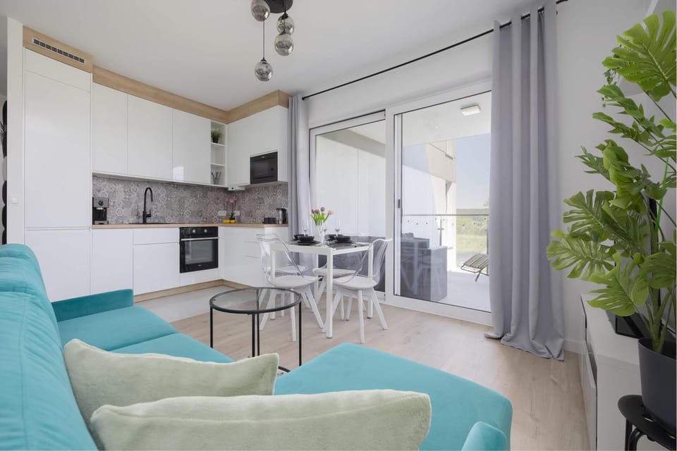 Kitchen or kitchenette, Seating area, Dining area, stove