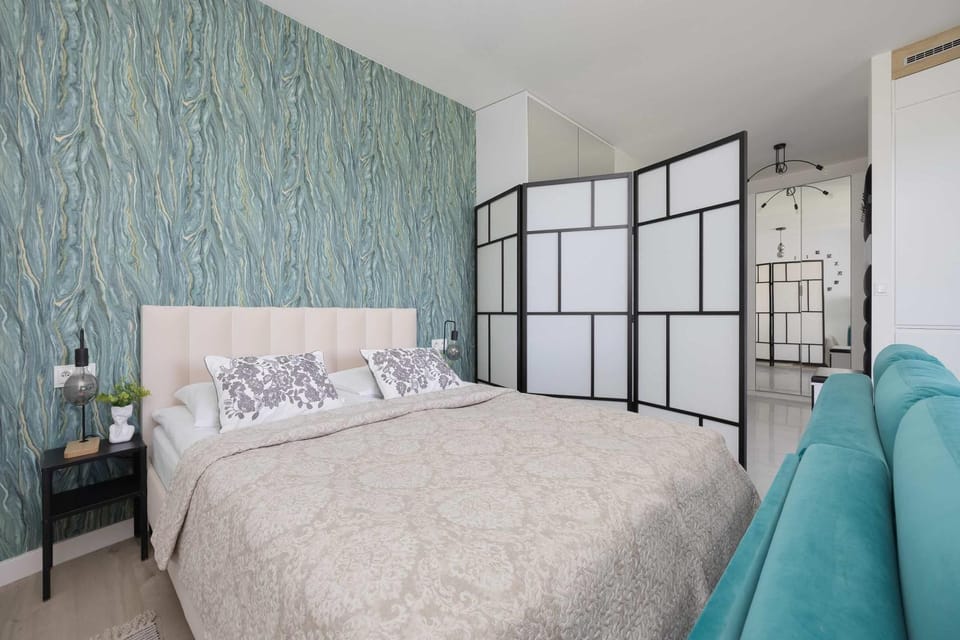 Bed, Living room, Photo of the whole room, Seating area, Bedroom