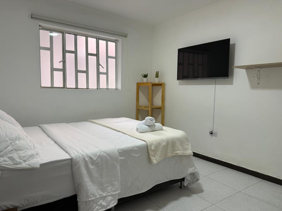 TV and multimedia, Bedroom, towels
