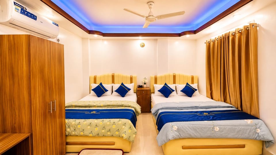 Photo of the whole room, Bedroom