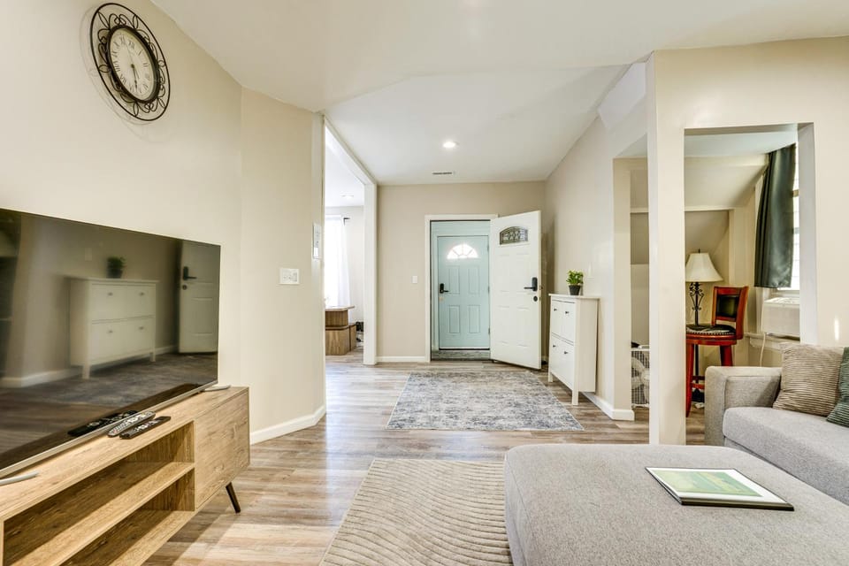 3 Kitchens: Spacious & Convenient Newark Home! House in Irvington