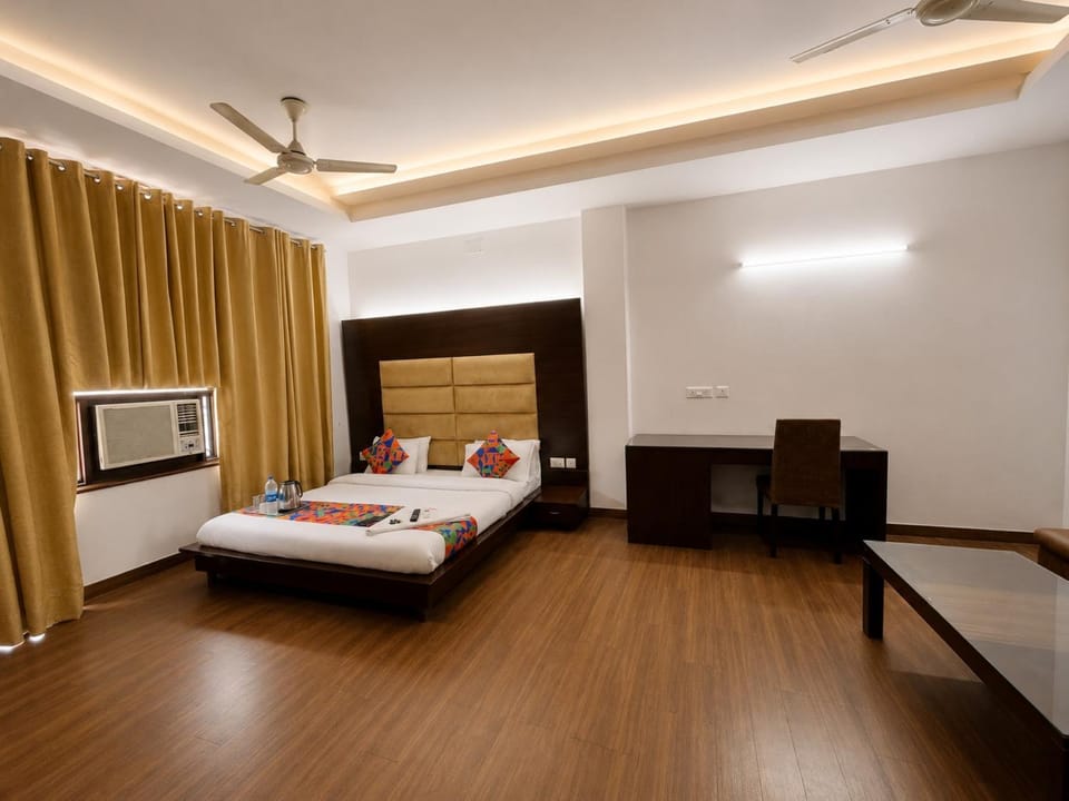 Bed, TV and multimedia, Photo of the whole room, Bedroom, air conditioner