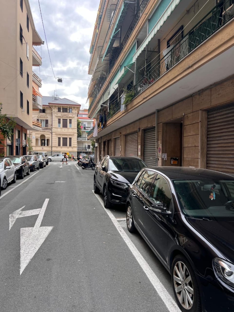 Property building, Neighbourhood, Street view, Parking