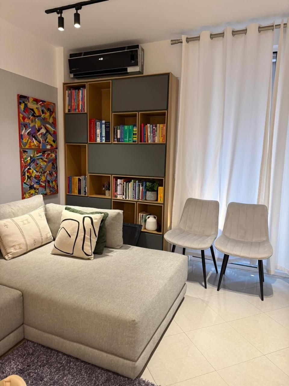 Library, Living room, Seating area