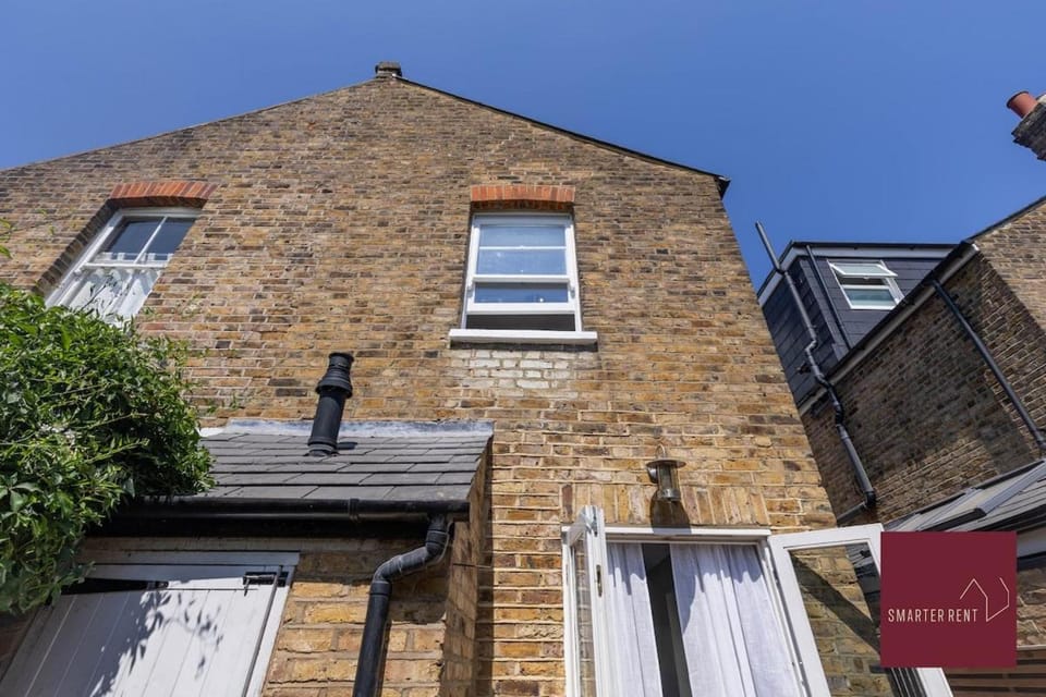 Twickenham 3 Bed House close to station House in Twickenham