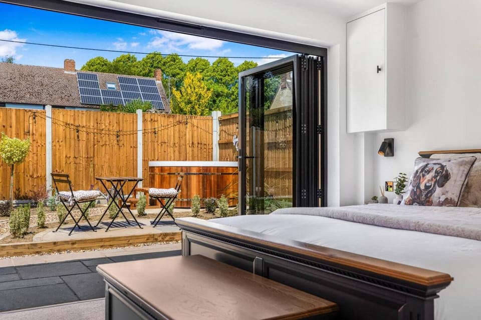 The Flitch Way Retreat Luxury Lodge & Hot Tub House in Uttlesford
