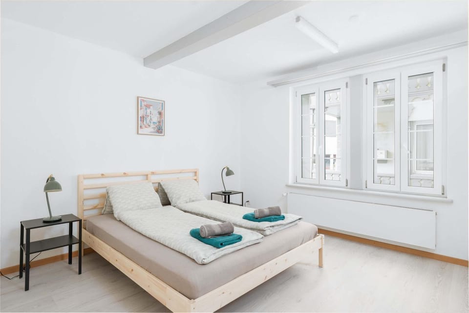 2BR Spiez Center Parking & Balcony near Interlaken Apartment in Canton of Bern (Region)
