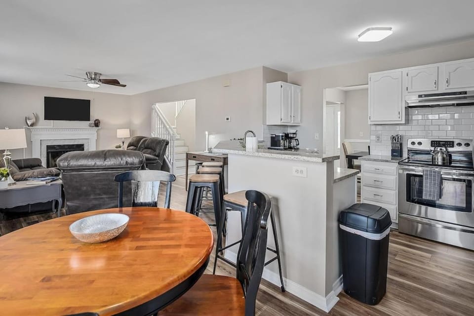 Blairs 2 Story House 3 Bed 2 and a half Bath House in OFallon