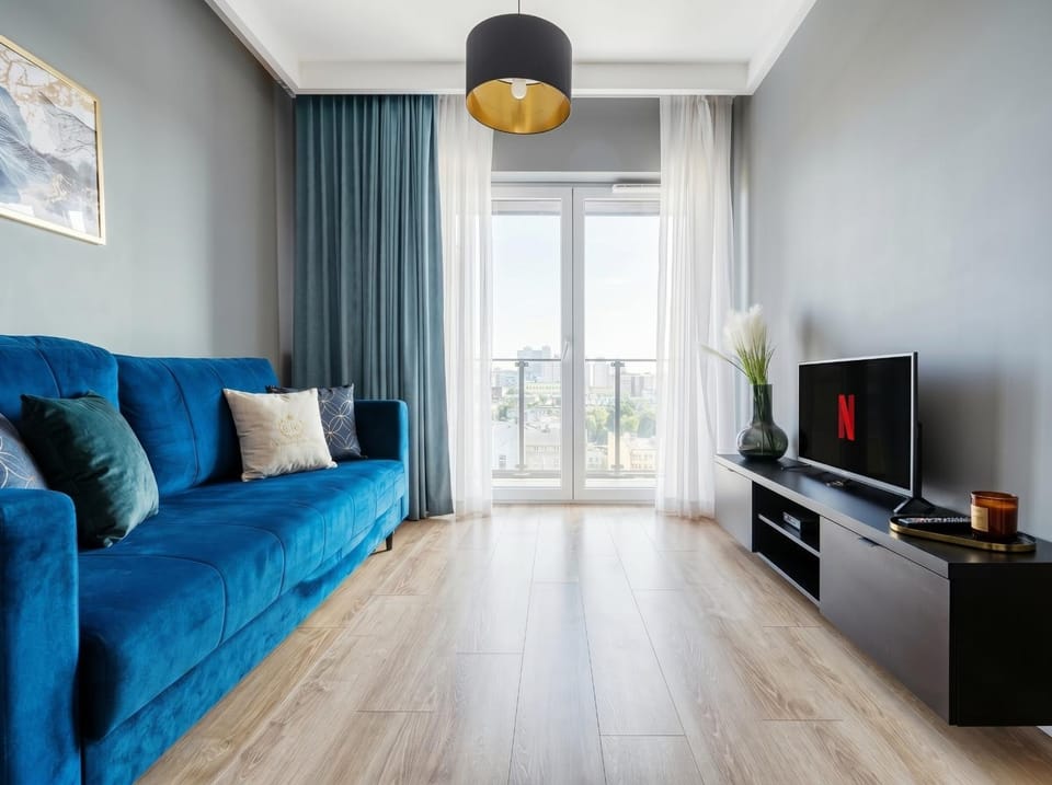 Communal lounge/ TV room, TV and multimedia, Living room, Seating area, Evening entertainment