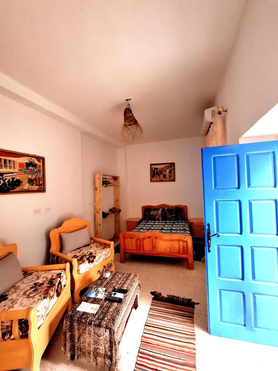 Living room, Photo of the whole room, Bedroom, hair dryier, heating, wardrobe, air conditioner