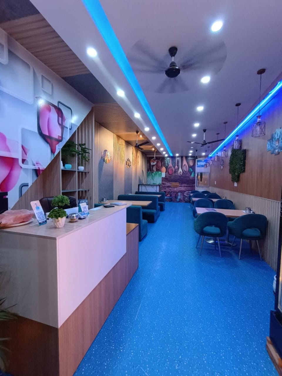 Restaurant/places to eat, Restaurant/places to eat