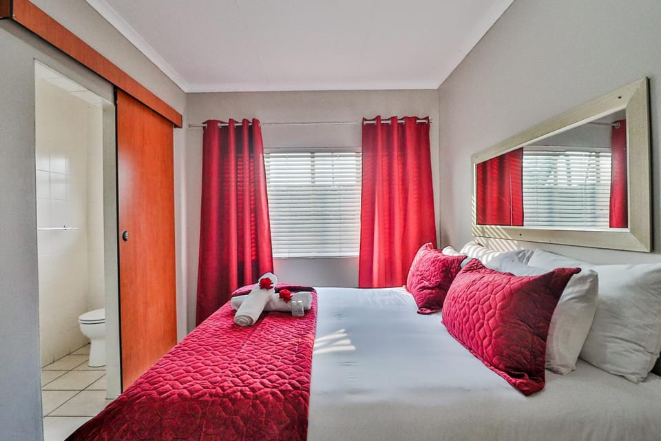 Rudman Townhouses - OR Tambo Airport Apartment in Gauteng