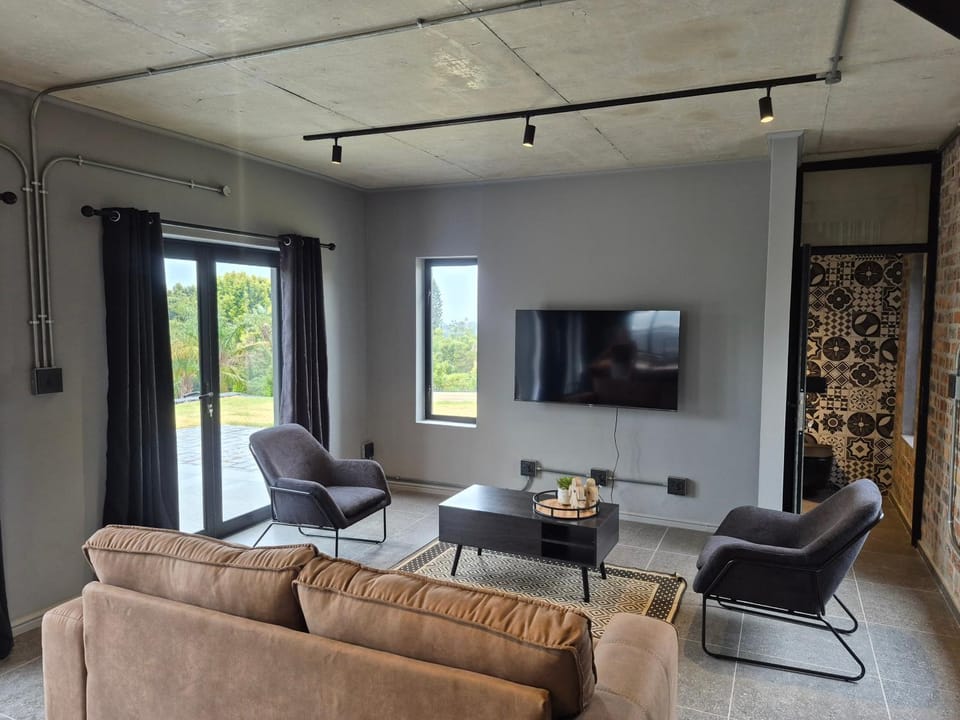 Communal lounge/ TV room, TV and multimedia, Living room, Seating area