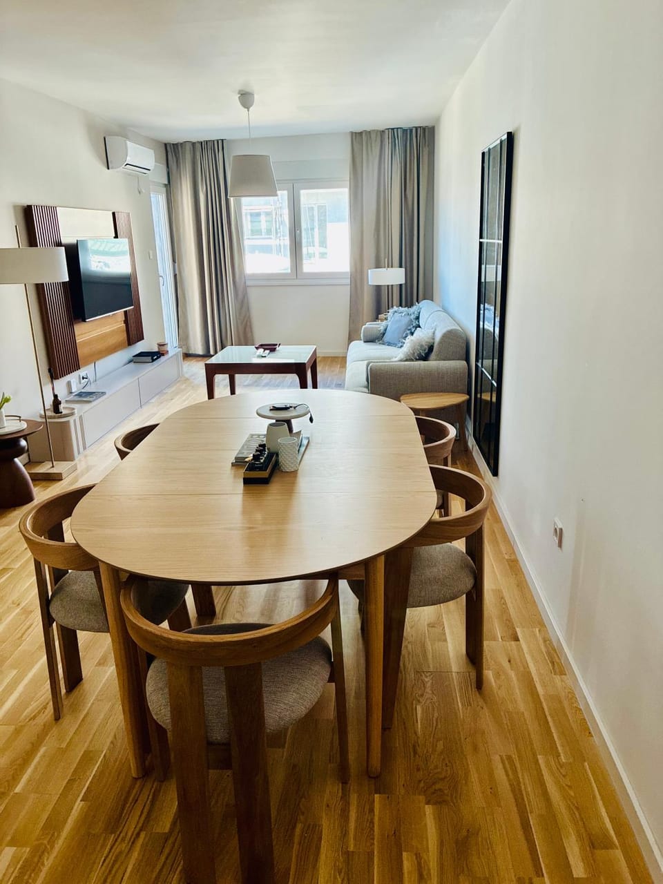 Communal lounge/ TV room, TV and multimedia, Living room, Photo of the whole room, Seating area, Dining area, Evening entertainment