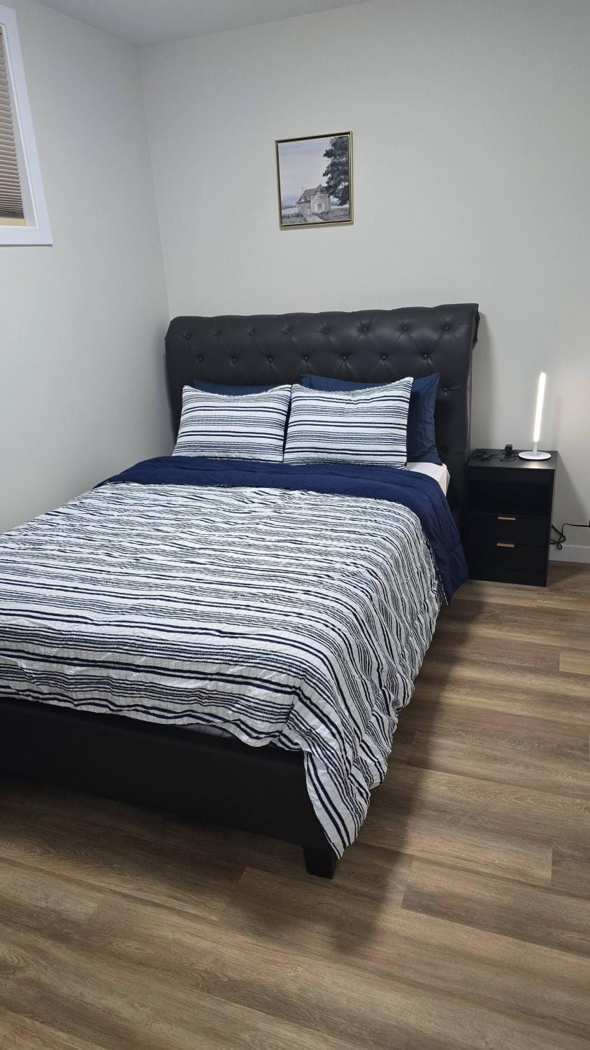 Bed, Decorative detail, Bedroom