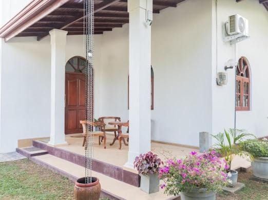 Ja-Ela Serenity Villa Spacious 4BR near Airport Villa in Western Province