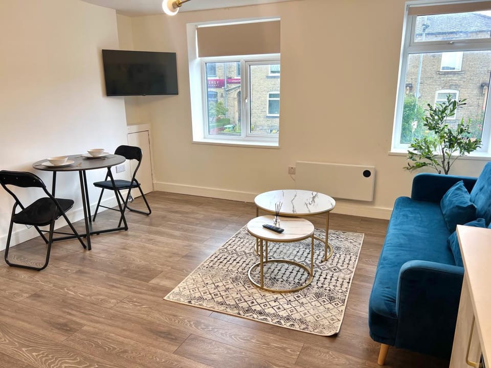 TV and multimedia, View (from property/room), Living room, Seating area, Dining area