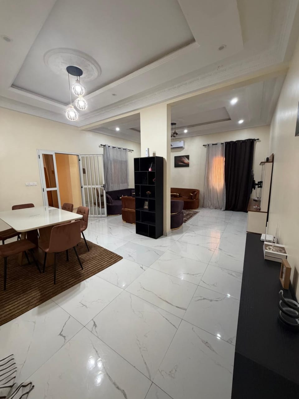 Living room, Seating area, Dining area