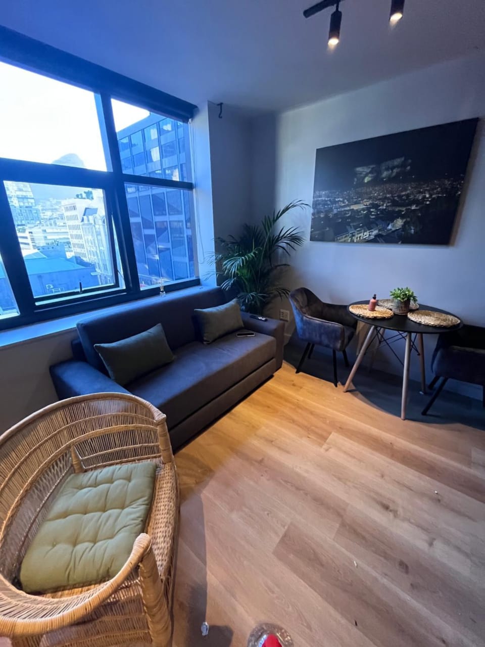 Tokyo on Loop Apartment in Cape Town