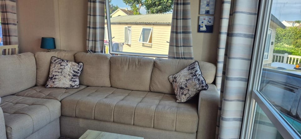 Neighbourhood, View (from property/room), Living room, Seating area