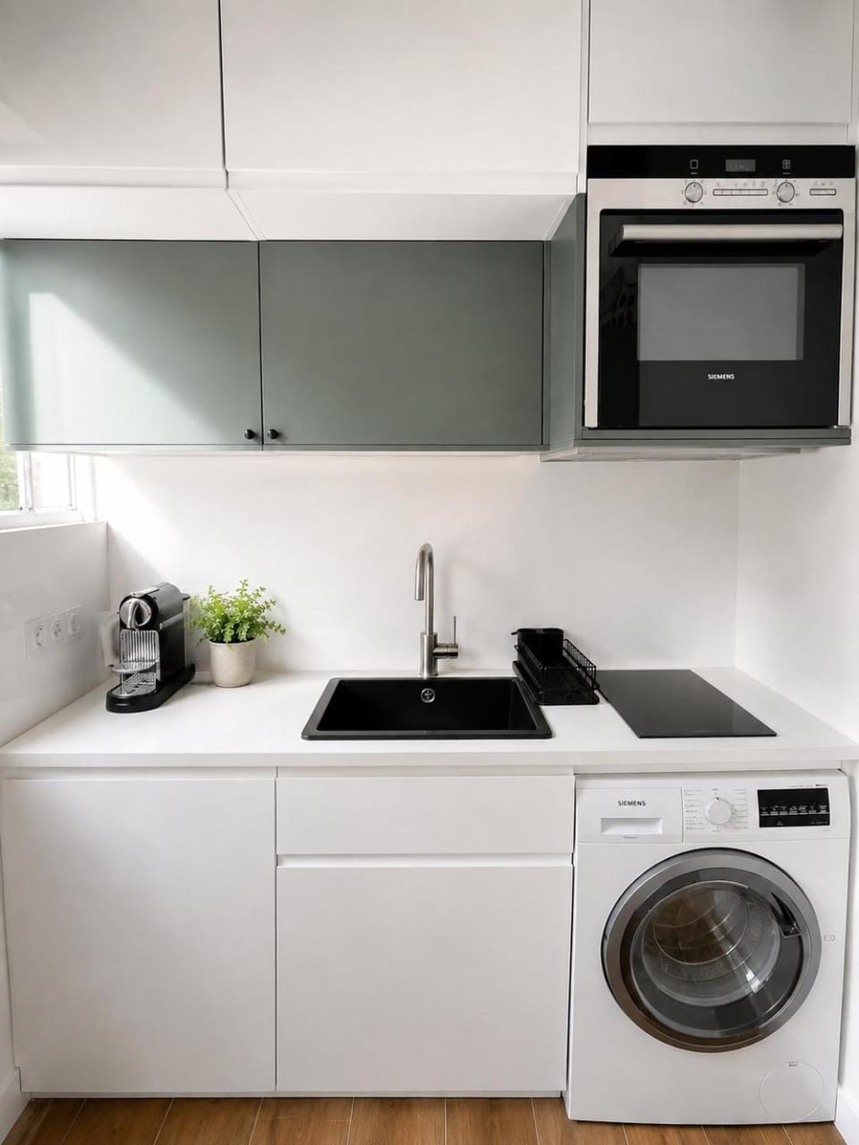 Coffee/tea facilities, Kitchen or kitchenette, dishwasher, stove, washing machine