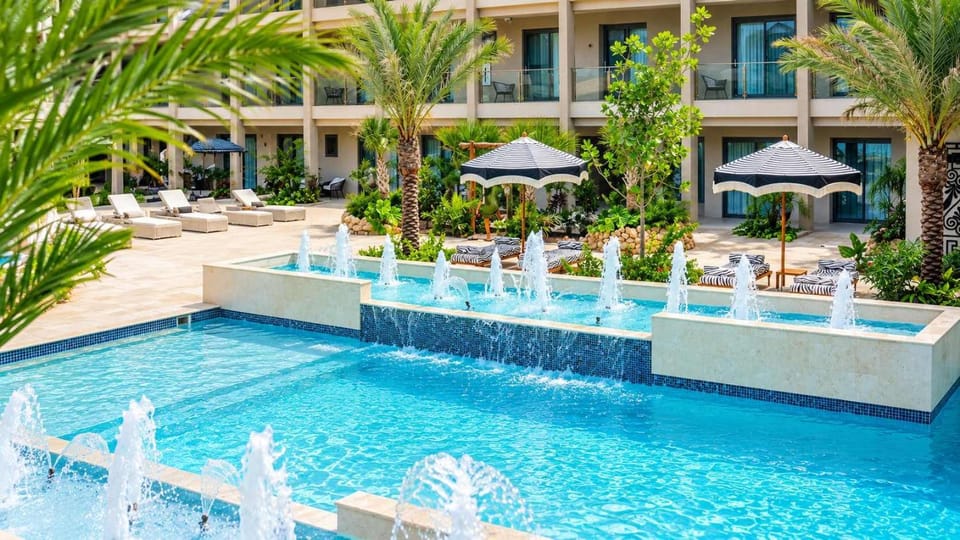 Tropical Chic 2BR Garden Patio BBQ & Palapa House in Noord