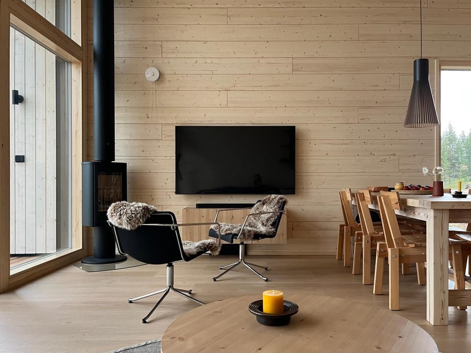Communal lounge/ TV room, TV and multimedia, Living room, Seating area, Dining area, Evening entertainment