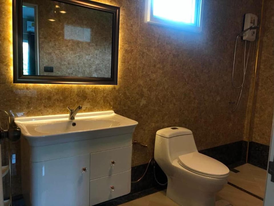 Toilet, Bathroom