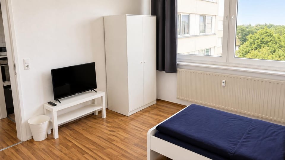 Bed, TV and multimedia, Photo of the whole room, Evening entertainment, Bedroom
