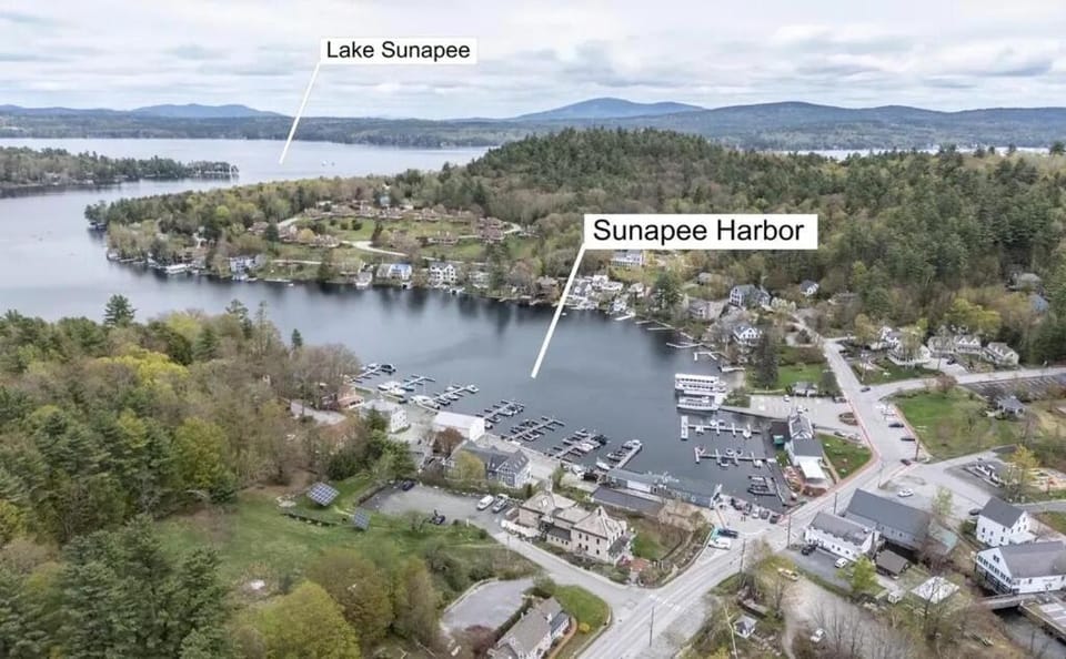 Sunapee Harbor Retreat House in Sunapee