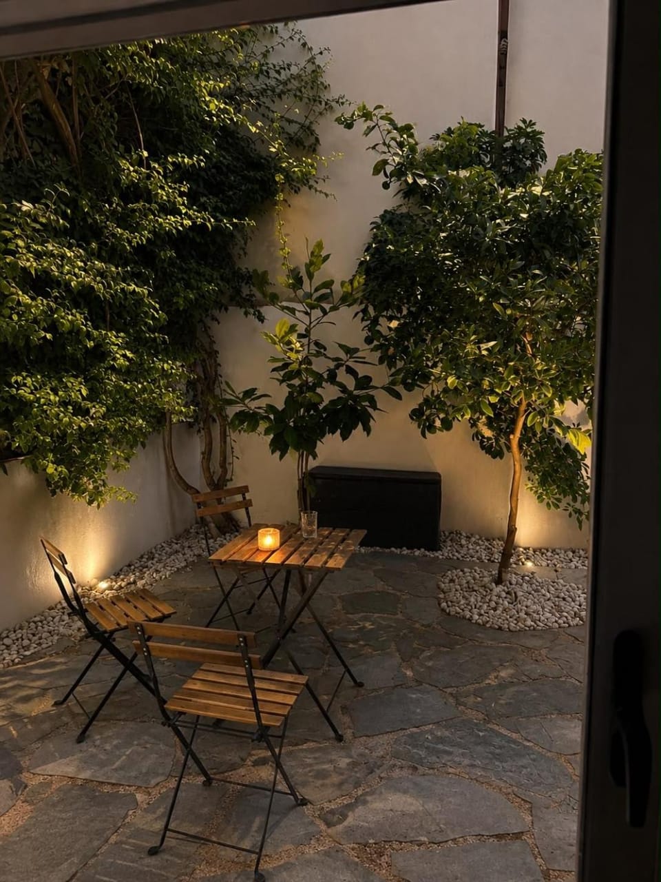 Patio, Garden, Seating area, Dining area