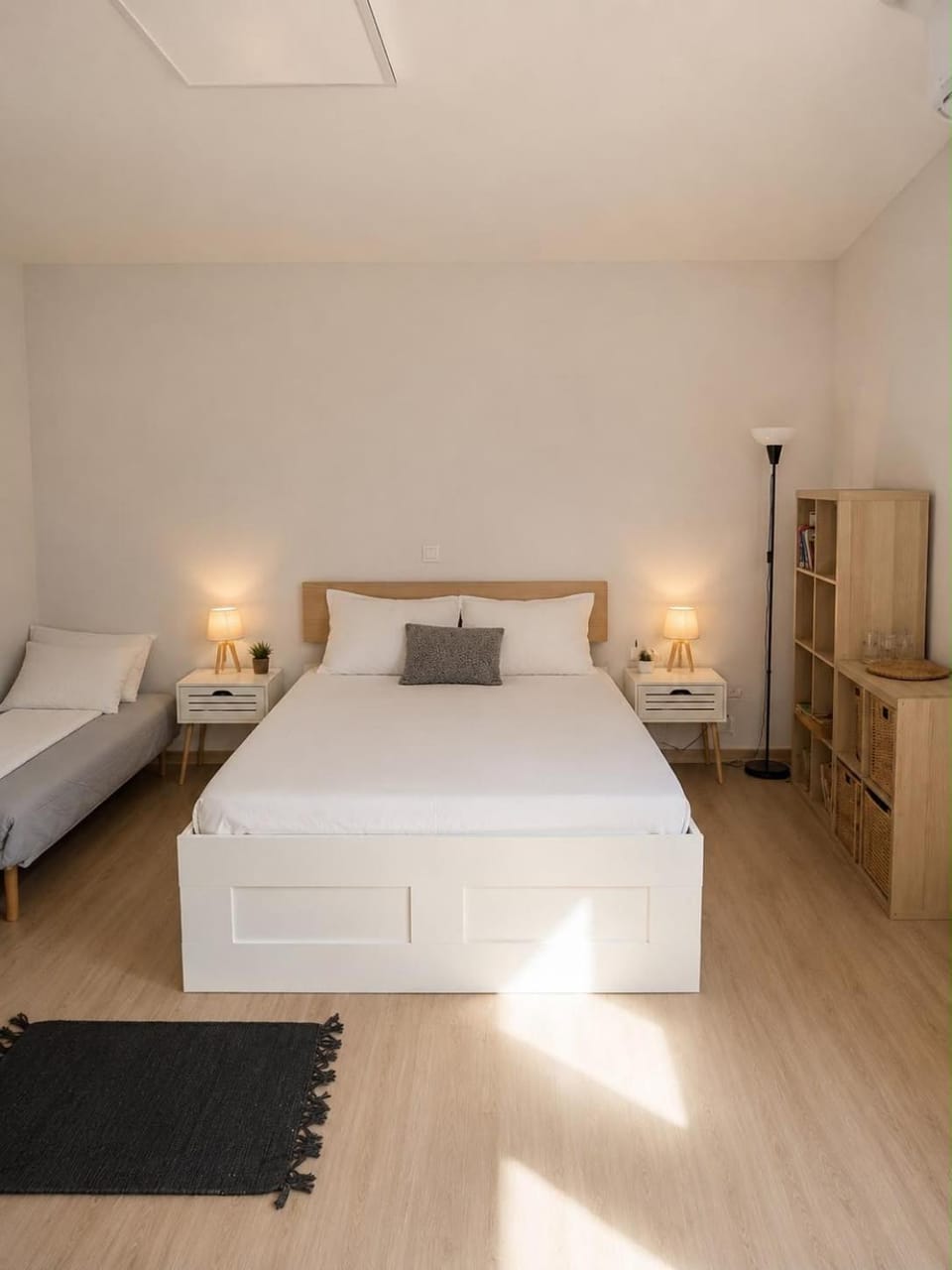 Photo of the whole room, Bedroom